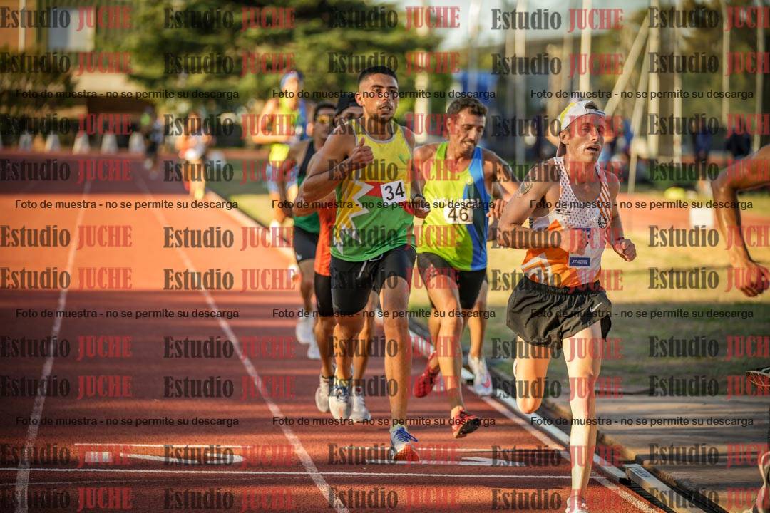 Fotos de los 3000 m llanos de varones