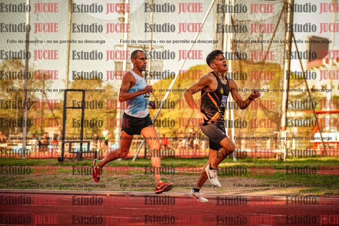 Fotos de los 3000 m llanos de varones