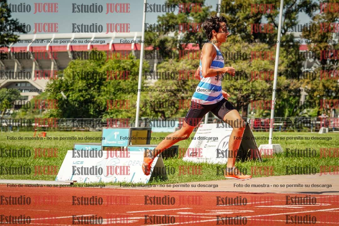 Fotos de los 800 m llanos de varones