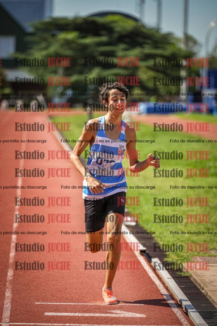 Fotos de los 800 m llanos de varones