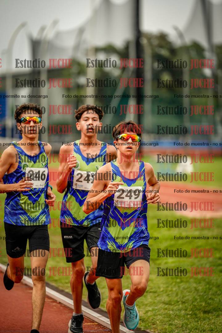 Fotos de los 2400 m de varones
