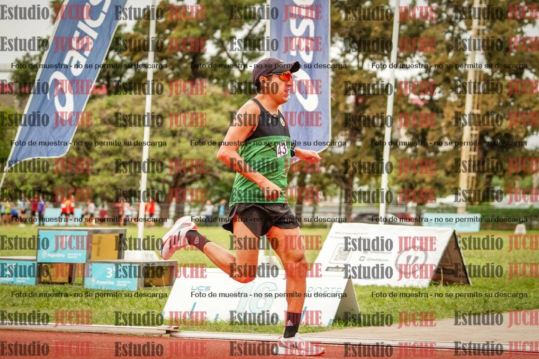 Fotos de los 3000 m llanos de varones