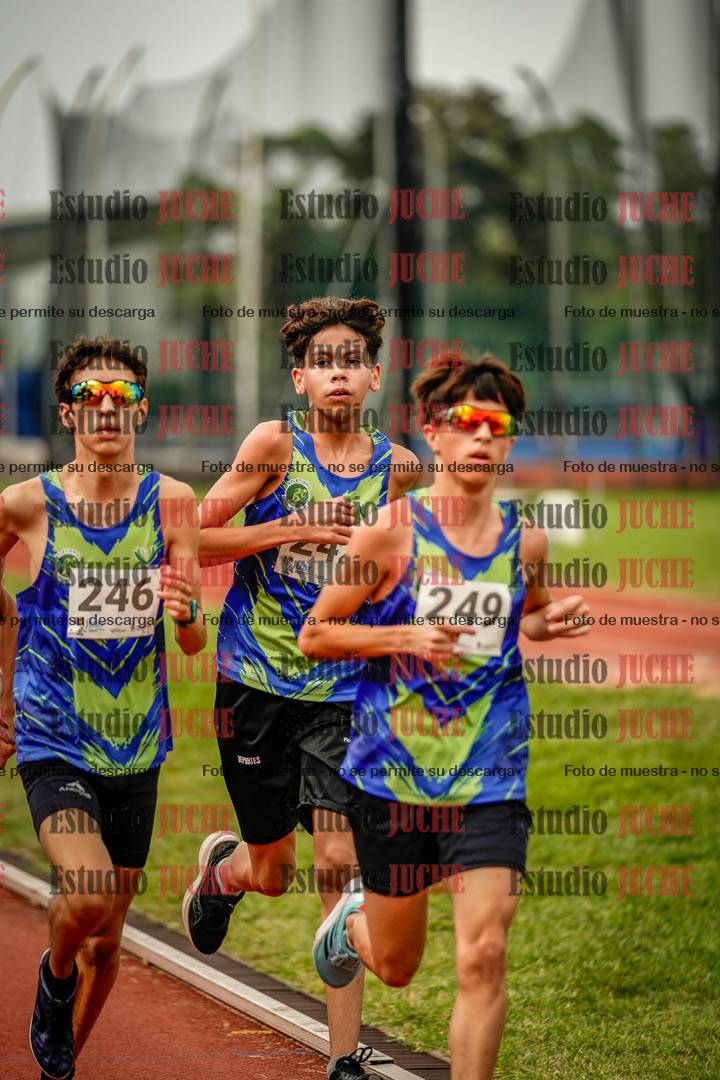 Fotos de los 2400 m de varones