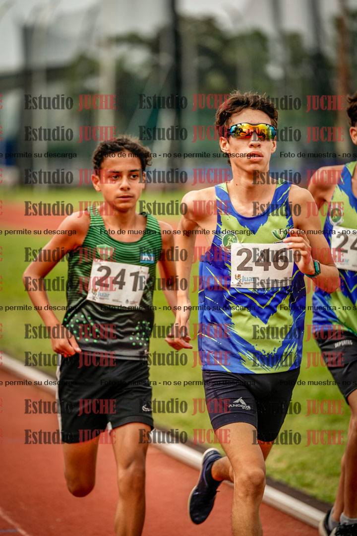 Fotos de los 2400 m de varones