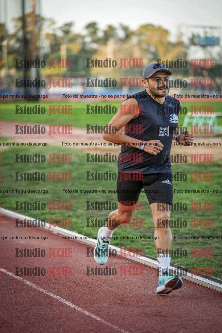 Fotos de los 3000 m llanos de varones