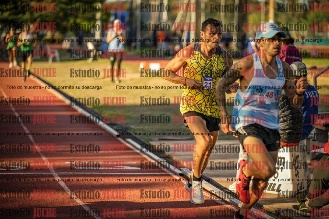 Fotos de los 3000 m llanos de varones