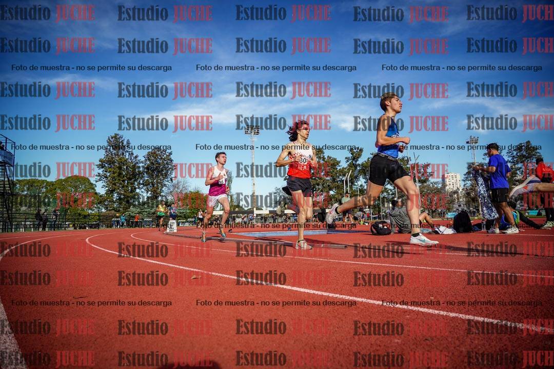 Fotos de los 3000 m llanos de varones