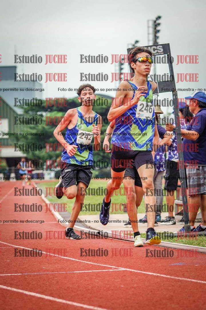 Fotos de los 2400 m de varones