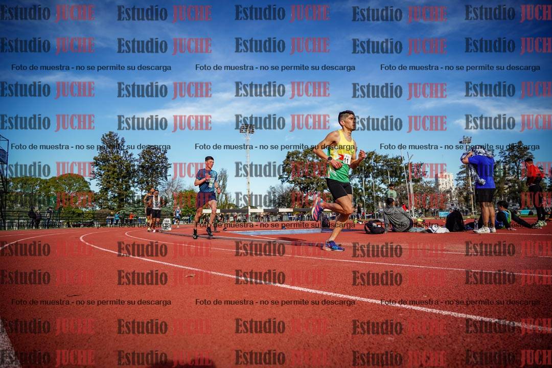 Fotos de los 3000 m llanos de varones