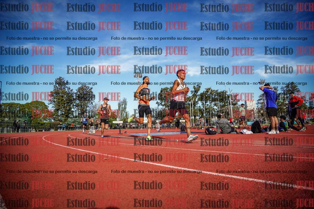 Fotos de los 3000 m llanos de varones