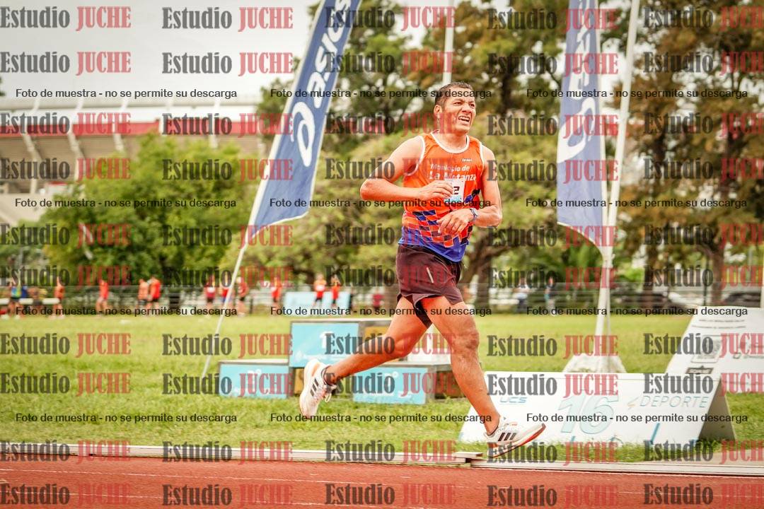 Fotos de los 3000 m llanos de varones