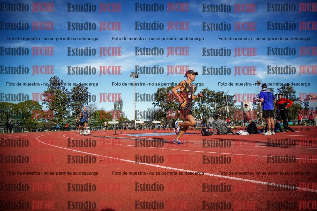 Fotos de los 3000 m llanos de varones