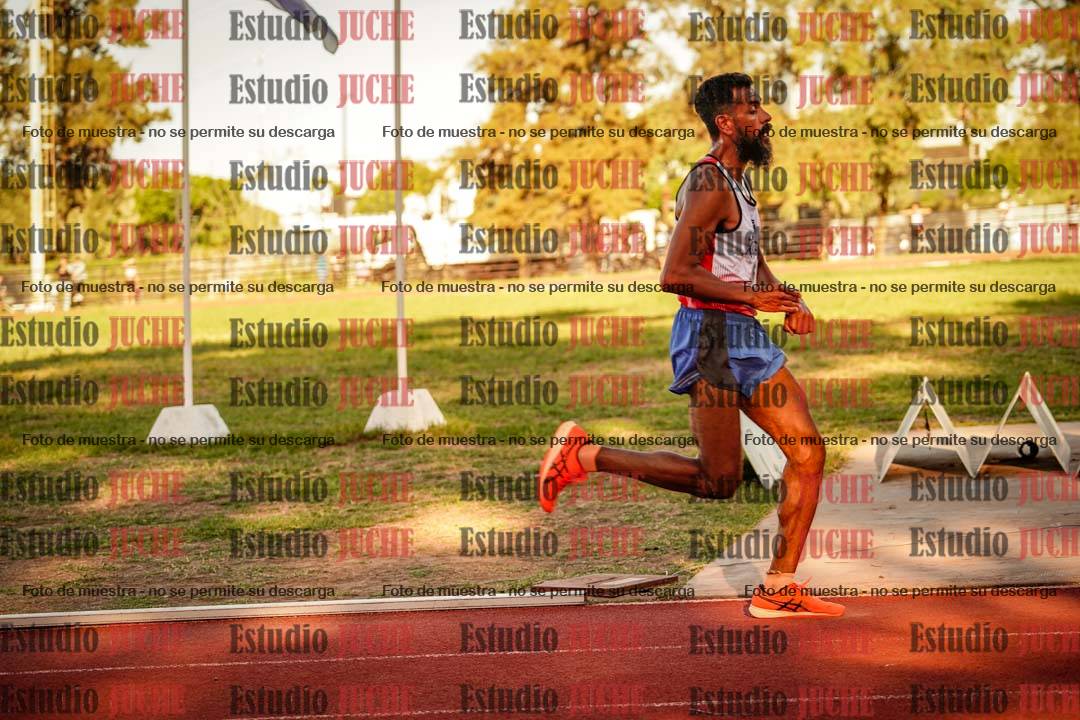 Fotos de los 3000 m llanos de varones