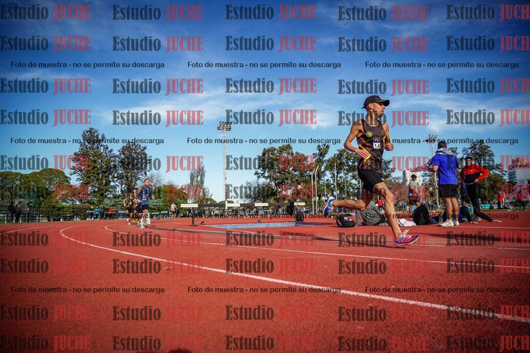 Fotos de los 3000 m llanos de varones
