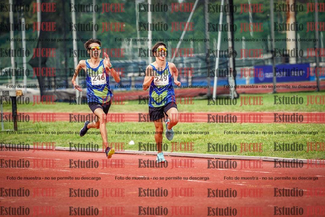 Fotos de los 2400 m de varones