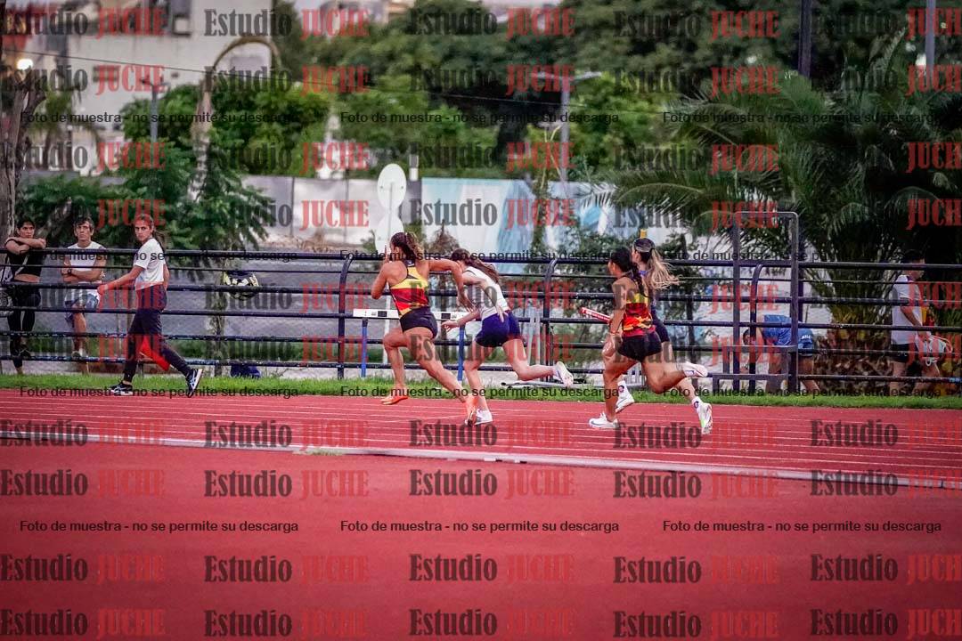 Fotos de las postas 4x100 m de mujeres