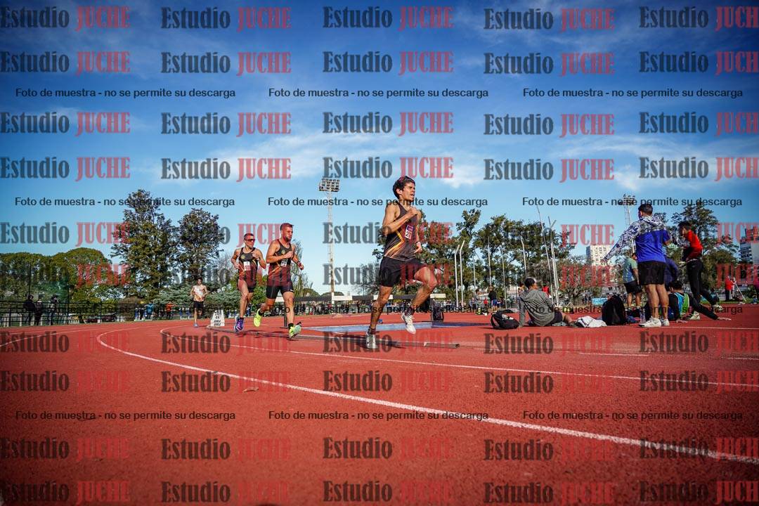 Fotos de los 3000 m llanos de varones