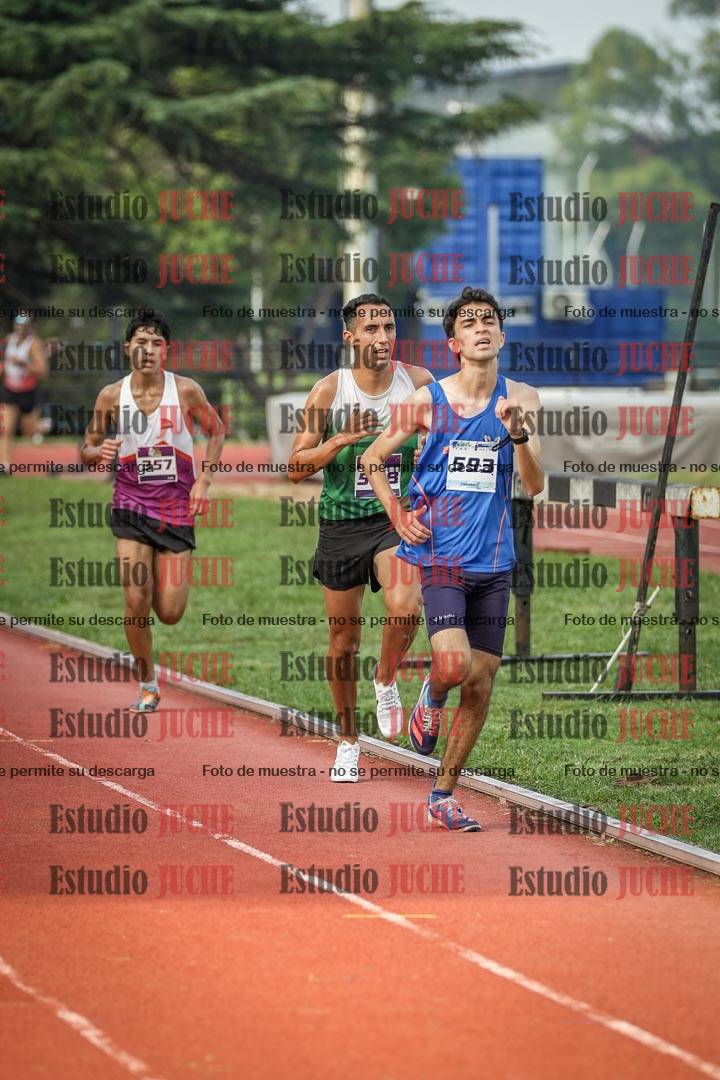 Fotos de los 3000 m llanos de varones