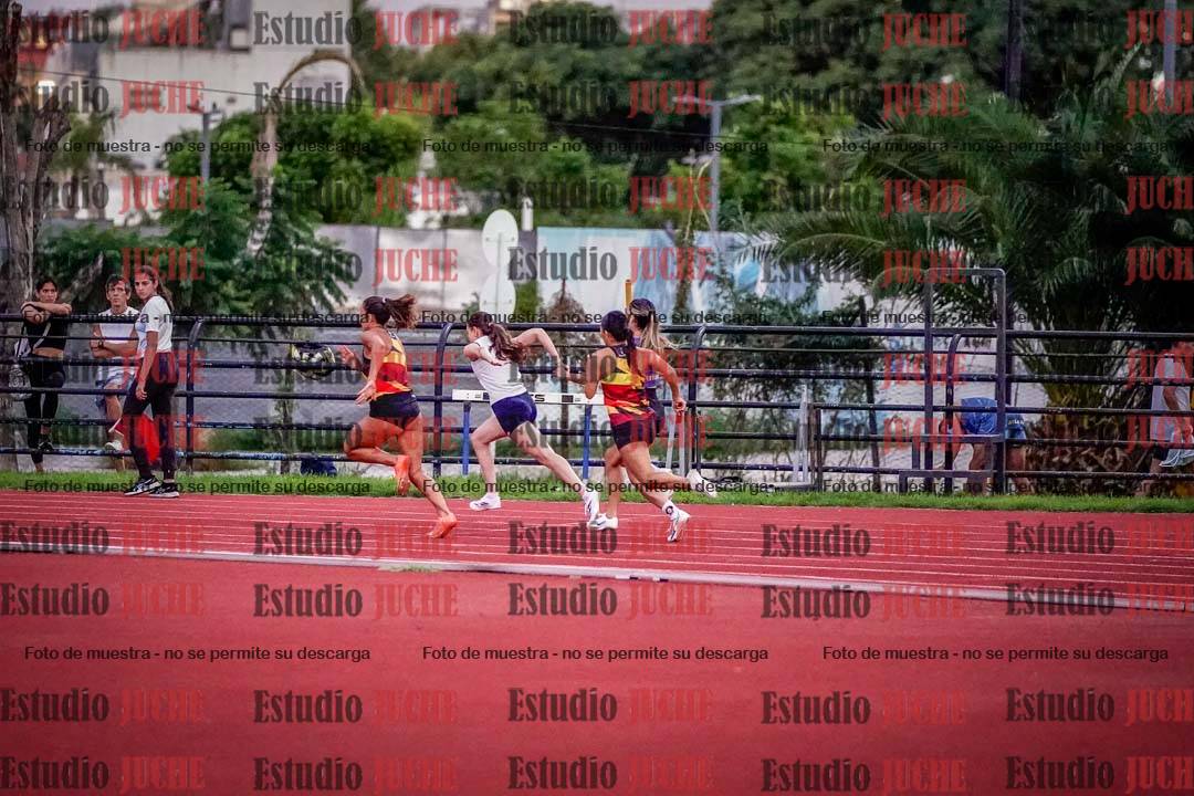 Fotos de las postas 4x100 m de mujeres