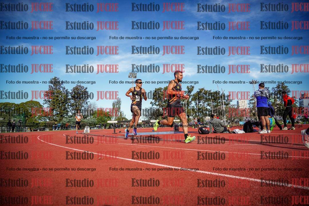 Fotos de los 3000 m llanos de varones