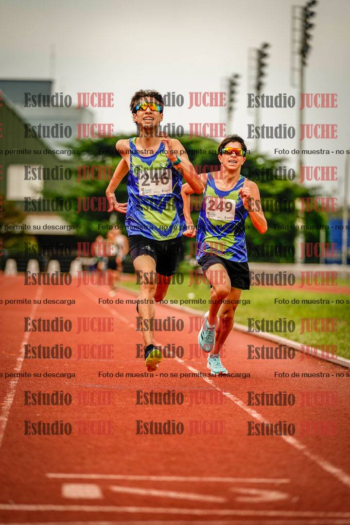 Fotos de los 2400 m de varones