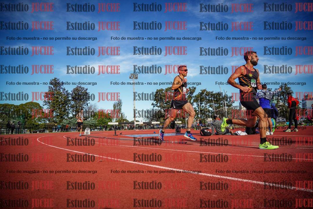 Fotos de los 3000 m llanos de varones