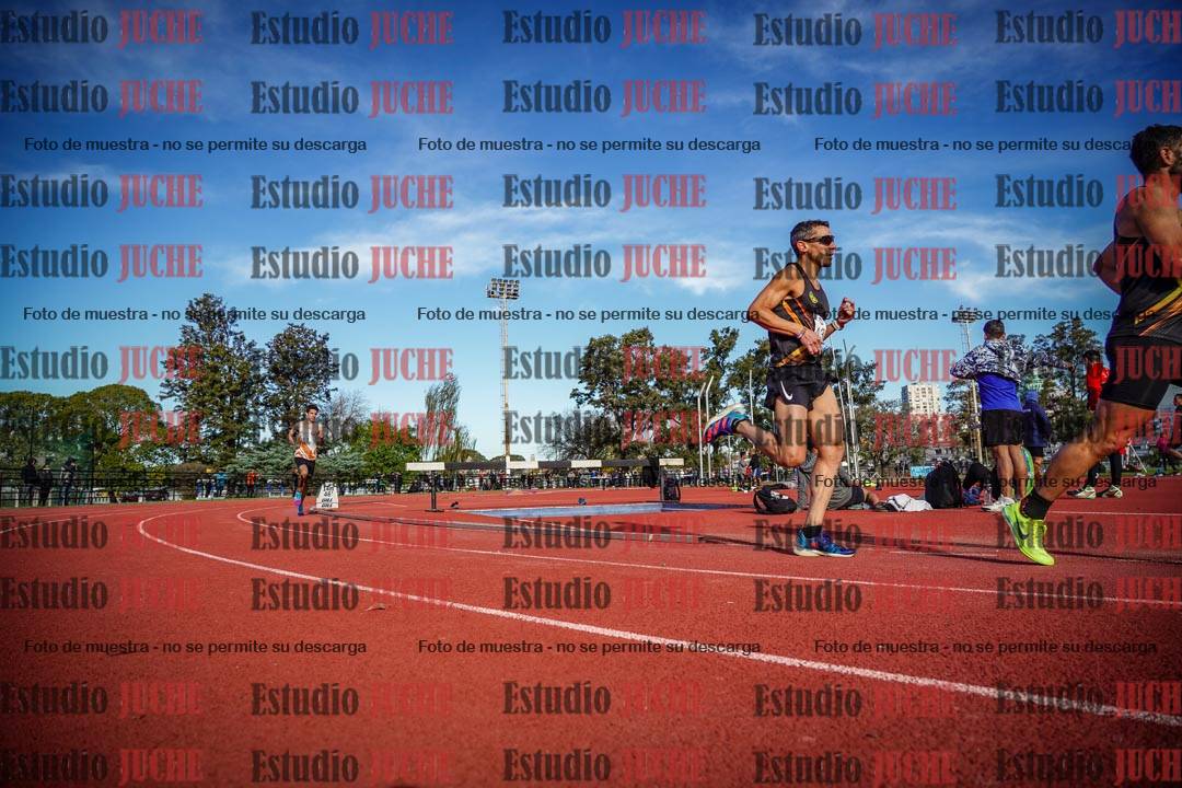 Fotos de los 3000 m llanos de varones