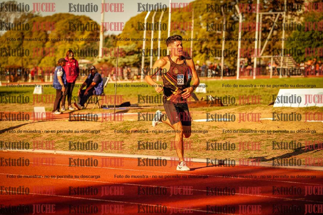 Fotos de los 3000 m llanos de varones