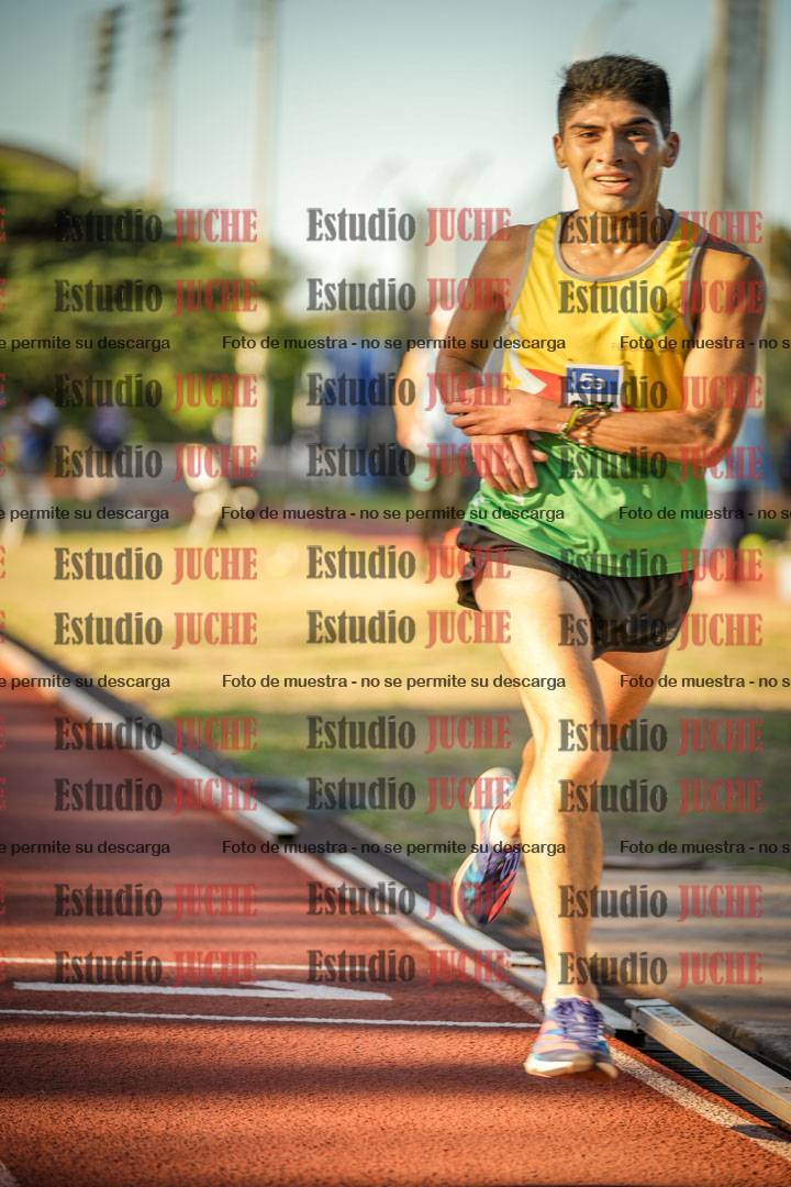 Fotos de los 3000 m llanos de varones