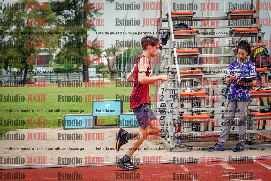 Fotos de los 2400 m de varones