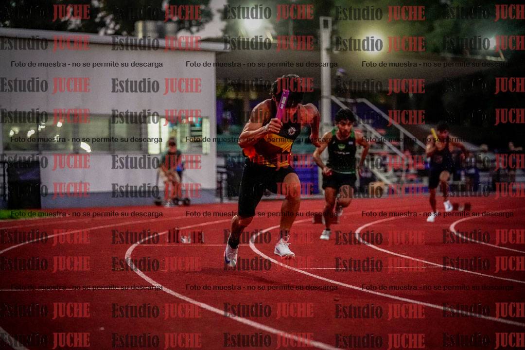 Fotos de las postas 4x100 m de varones