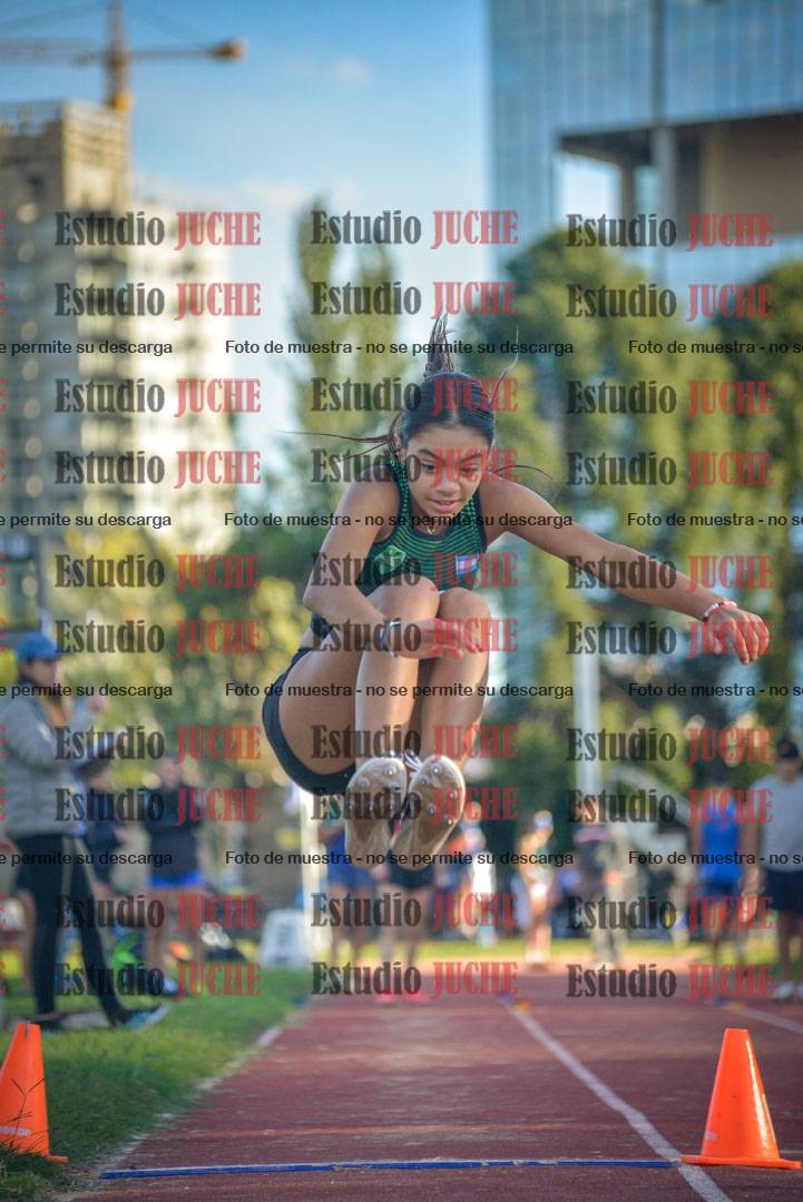 Fotos del salto en largo - mujeres U16
