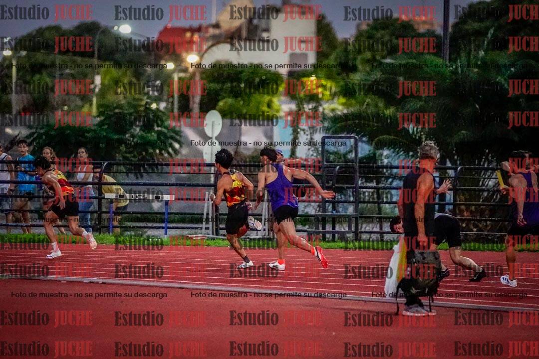 Fotos de las postas 4x100 m de varones