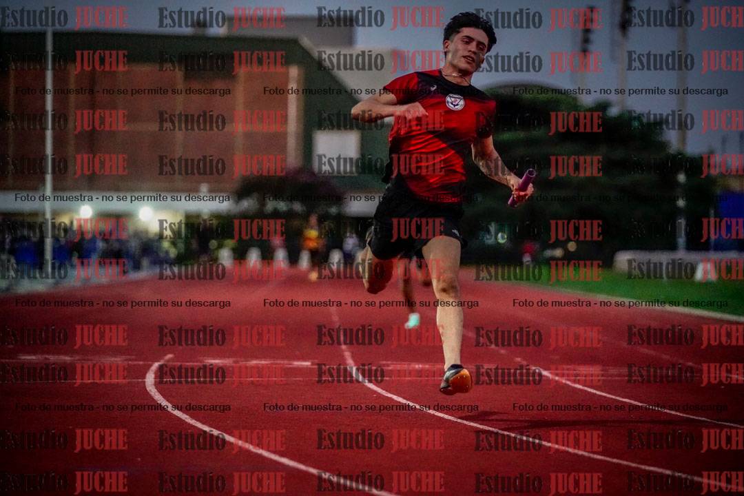 Fotos de las postas 4x100 m de varones