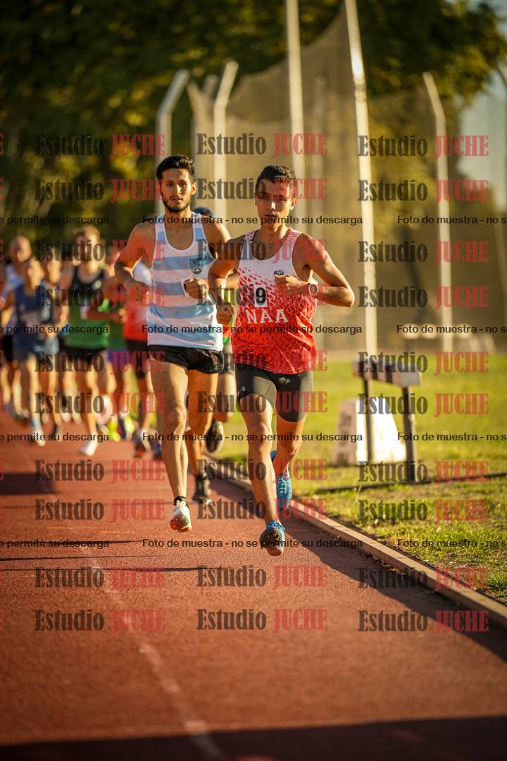 Fotos de los 3000 m llanos de varones