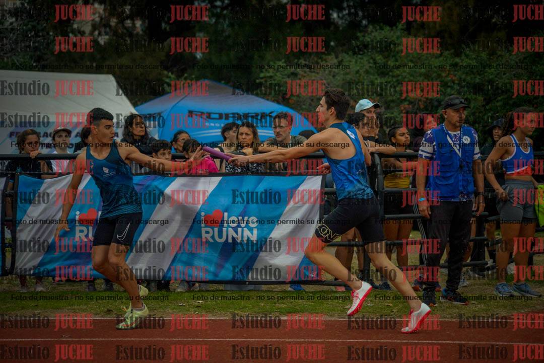 Fotos de las postas 4x400 m llanos de varones