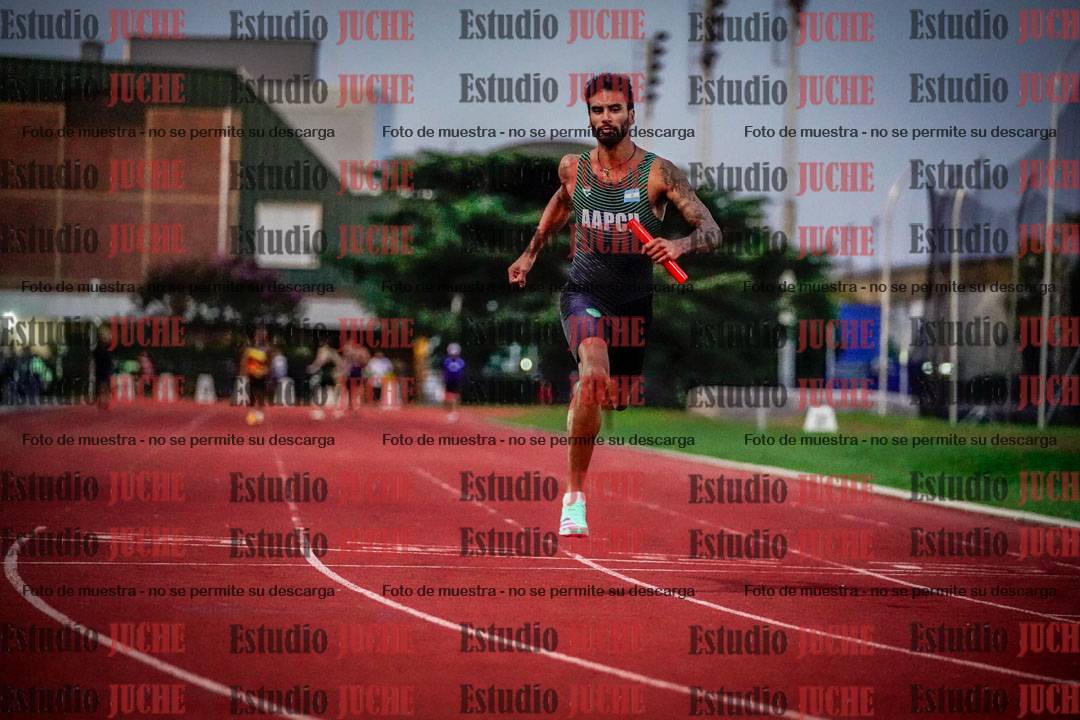Fotos de las postas 4x100 m de varones