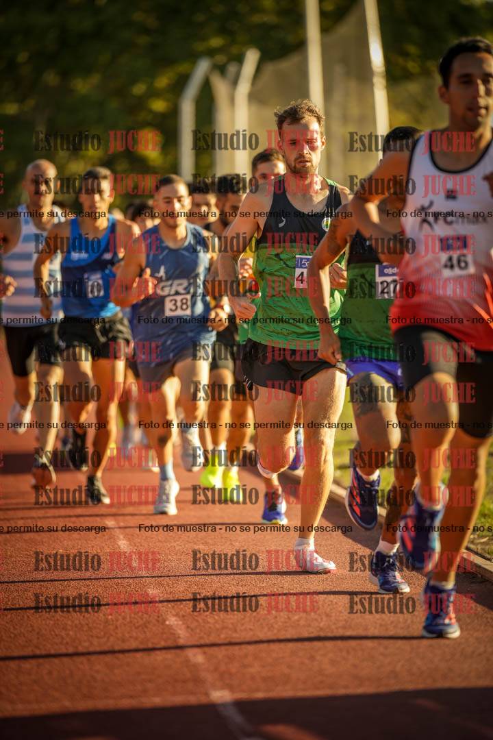 Fotos de los 3000 m llanos de varones