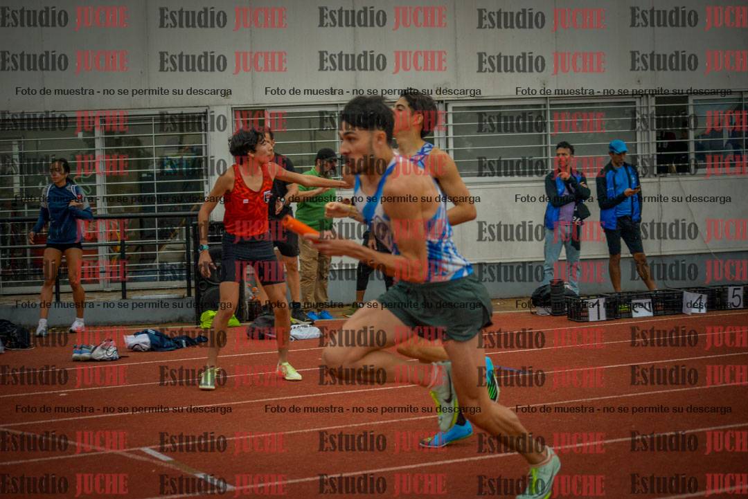 Fotos de las postas 4x400 m llanos de varones