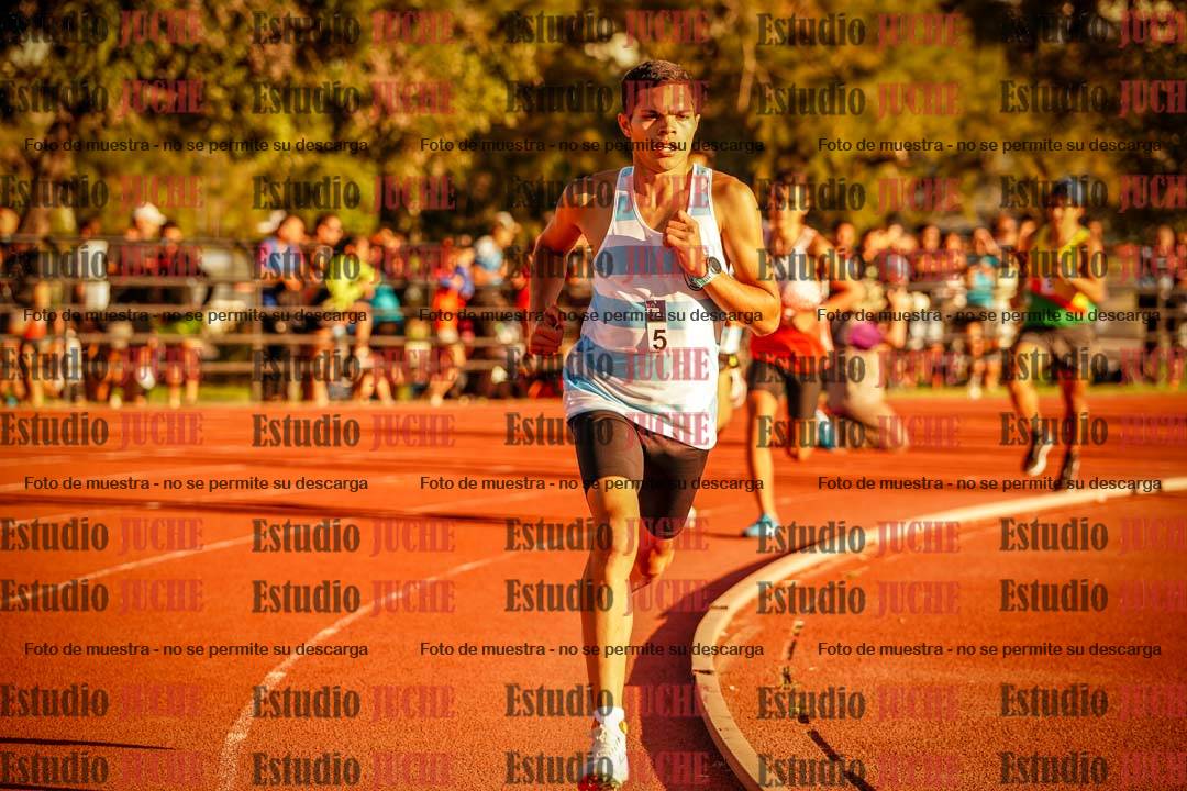Fotos de los 3000 m llanos de varones