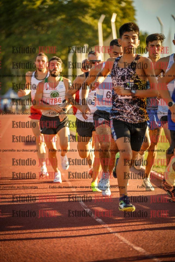 Fotos de los 3000 m llanos de varones