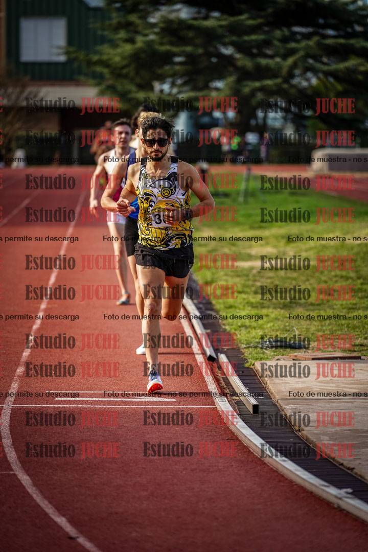 Fotos de los 3000 m llanos de varones