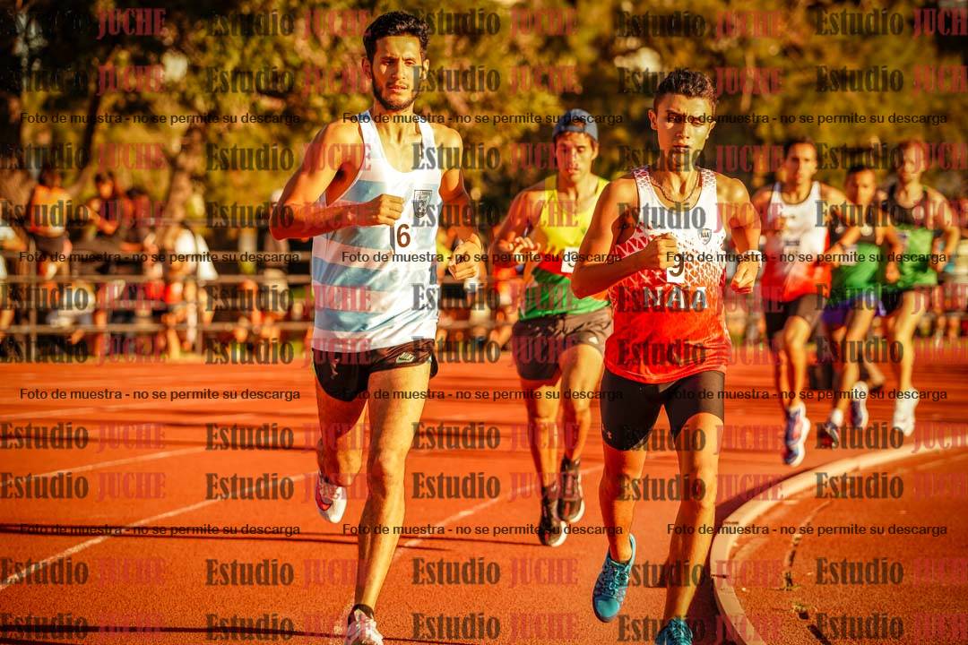 Fotos de los 3000 m llanos de varones