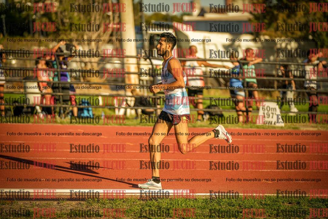 Fotos de los 3000 m llanos de varones