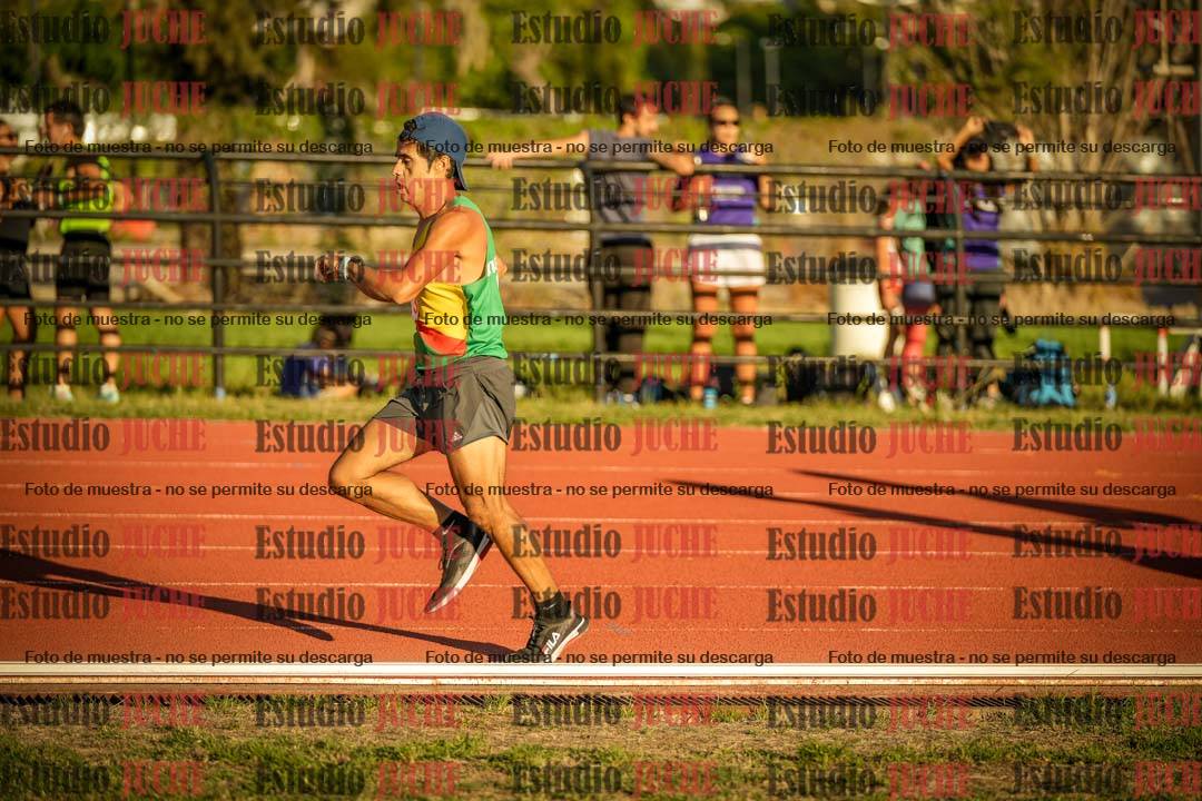 Fotos de los 3000 m llanos de varones