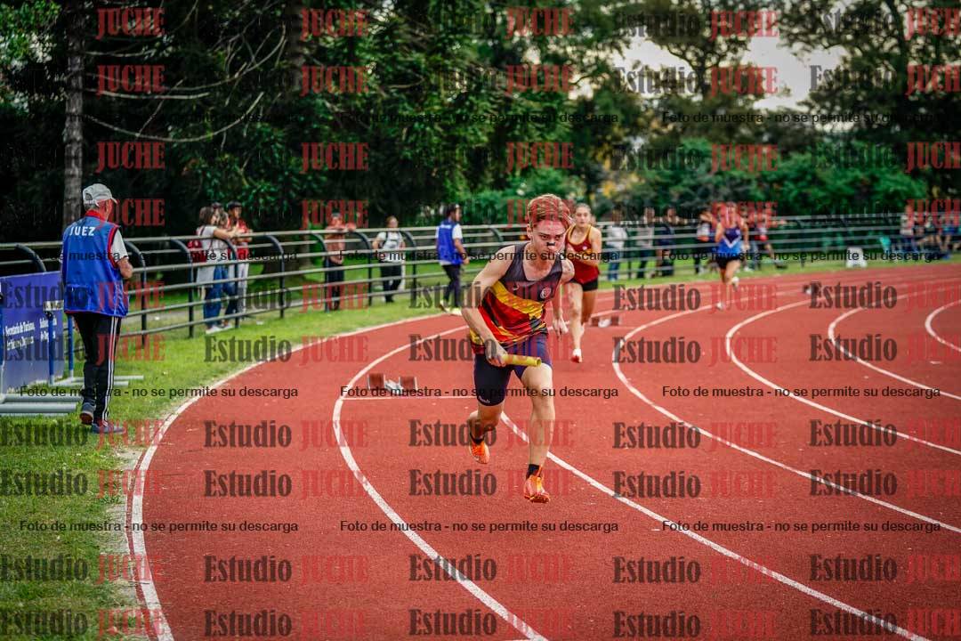 Fotos de los relevos 8x300 m mixtos