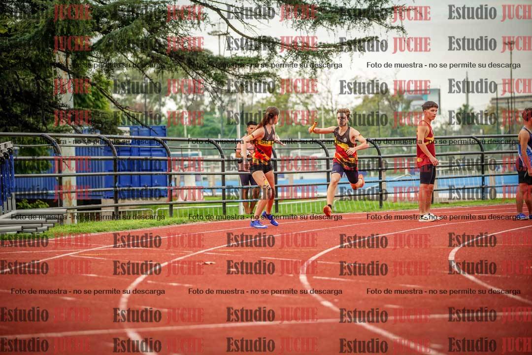 Fotos de los relevos 8x300 m mixtos