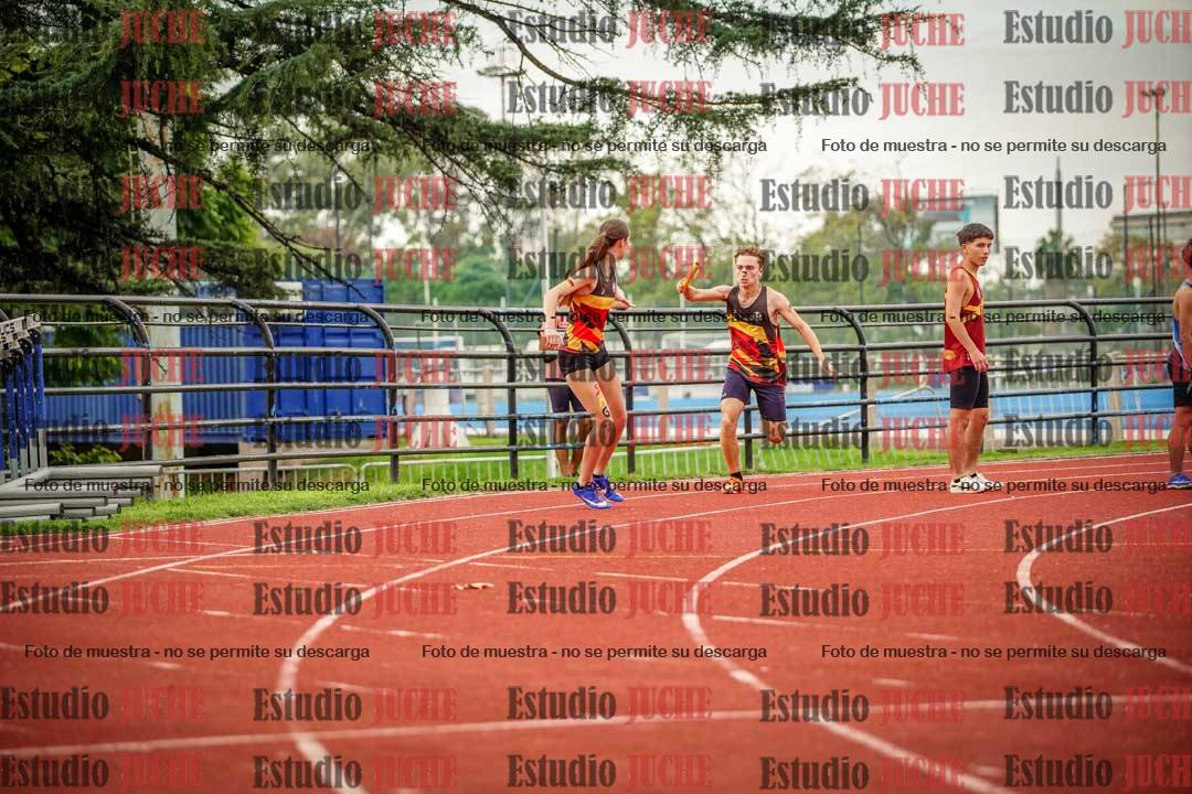 Fotos de los relevos 8x300 m mixtos