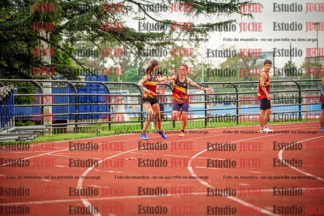 Fotos de los relevos 8x300 m mixtos