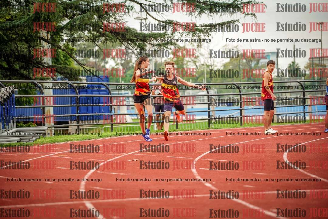 Fotos de los relevos 8x300 m mixtos